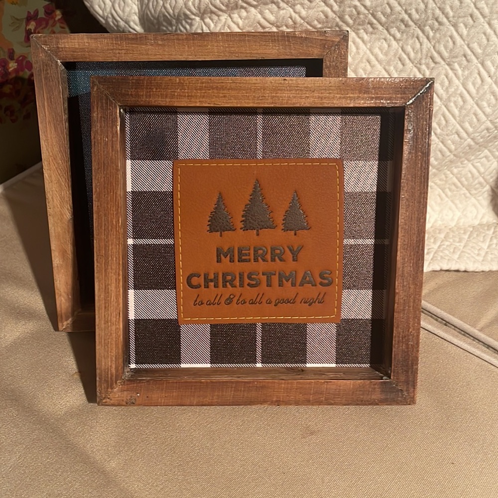Free with any holiday purchase in my closet🎄 - Picture 1 of 2